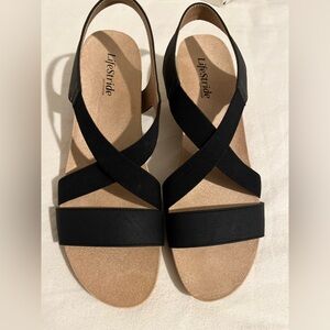 Life Stride Women's Black and Tan Sandals